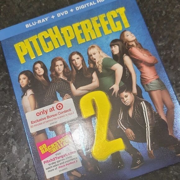 NEW Pitch Perfect 2 Blu Ray - Picture 1 of 4
